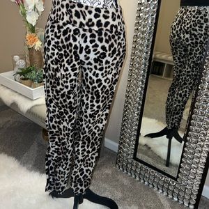 New York & Company women’s size small animal print ankle pants